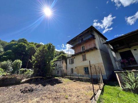 Casale/cascina in Via Camillo Benso Conte di Cavour, 9, Valchiusa