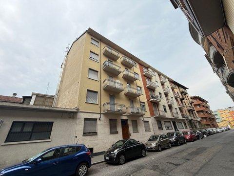 Trilocale in Via Bussoleno, 21, Cenisia, Torino