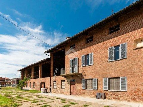 Casale/cascina in Via San Giovanni, 10, Riva Presso Chieri