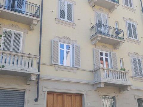 Trilocale in Corso Umbria, 17, San Donato, Torino