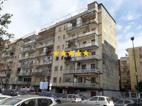Appartamento in Via Nabucco, Pianura, Napoli