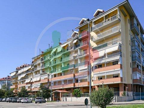 Trilocale in Via Oristano, 3, Centro - Superga, Nichelino