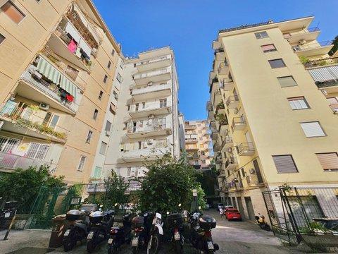 Trilocale in Vico Cacciottoli, 43, Vomero, Napoli