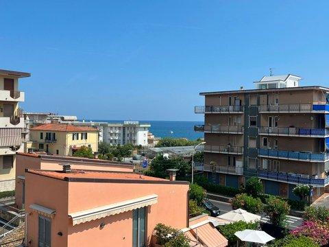 Trilocale in Via Aurelia Ponente, Santo Stefano al Mare