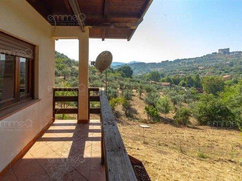 Casa indipendente in Via Dante Alighieri, 6, Castelbuono