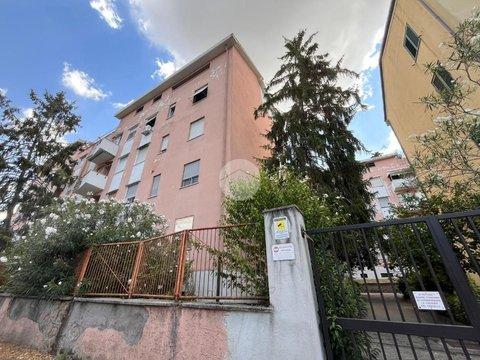 Trilocale in Via dei Lanciafiamme, 11, Giuliano Dalmata, Roma