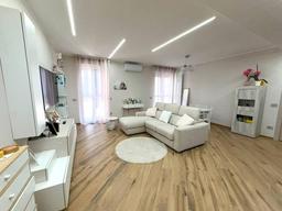 Quadrilocale in Via San Francesco D'Assisi, 40, Zona Piazza Garibaldi, Alessandria