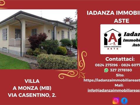 Villa in Via Casentino, 2, Cazzaniga, Monza