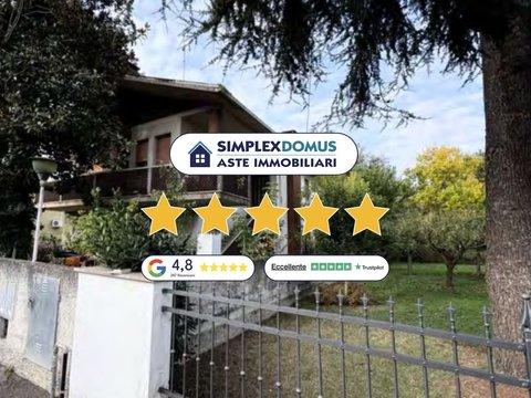 Villa in Via Giovanni XXIII, Tresignana