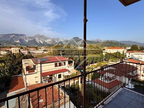 Appartamento in Viale XX Settembre, 108, Stadio-Sant'Antonio-Marasio, Carrara