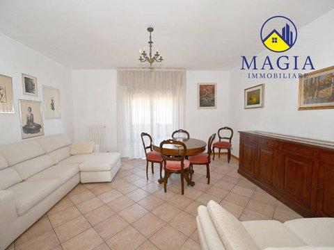 Appartamento in Via Giacomo Leopardi, Colli del Tronto