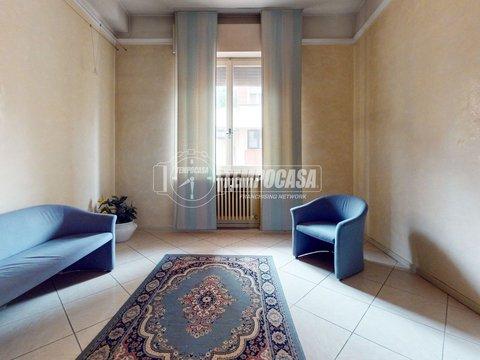 Quadrilocale in Viale Piave, 14, Centro Storico, Mantova