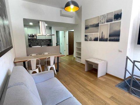 Appartamento su due piani in Via Stresa, 20, Maggiolina - Villaggio dei Giornalisti, Milano