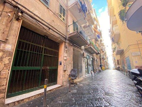 Trilocale in Via Nuova Santa Maria Ognibene, s.n.c, Montesanto-Quartieri Spagnoli, Napoli
