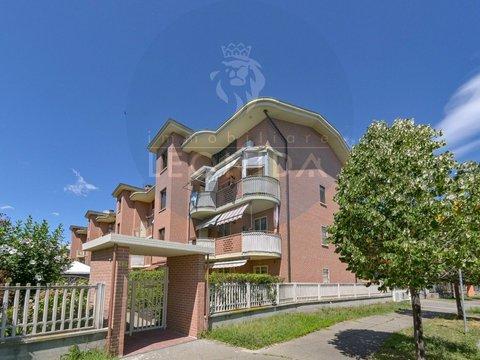 Appartamento su due piani in Via Angelo Brofferio, 12, Castello, Nichelino
