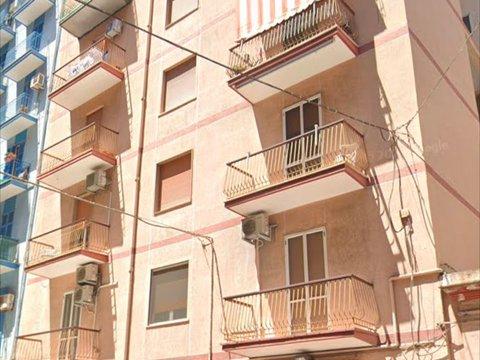 Bilocale in Via Cesare Battisti, 63, Tre Carrare - Battisti, Taranto