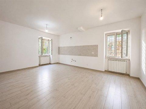 Quadrilocale in Viale Gabinova, Zagarolo