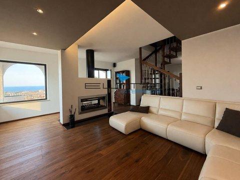 Appartamento in Via Moncenisio, 6, Montesilvano Colle-Via Alcide de Gasperi, Montesilvano