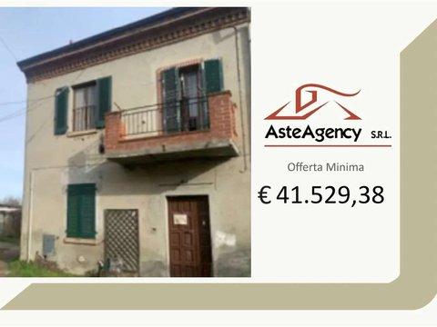 Casa indipendente in Strada Tiro a Segno, 5, Mede