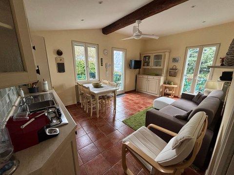 Casa indipendente in Via Gargarino, 5, Riva di Solto