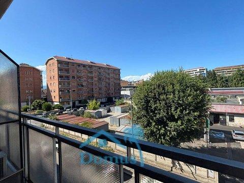Trilocale in Via Foligno, 105, Lucento, Torino