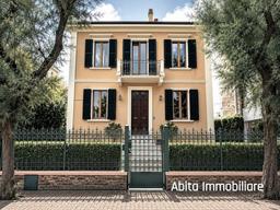 Villa in Viale Trieste s.n.c, Centro - Mare, Pesaro