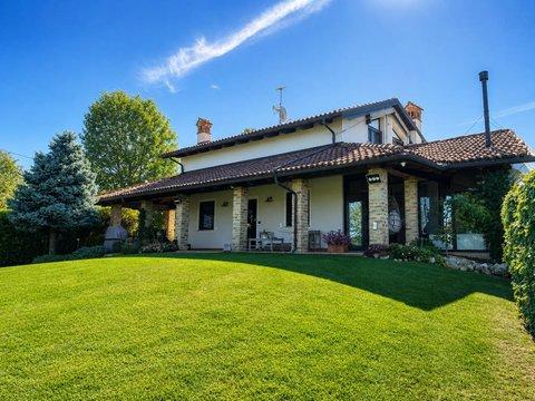 Villa in Via La Morra, Cherasco