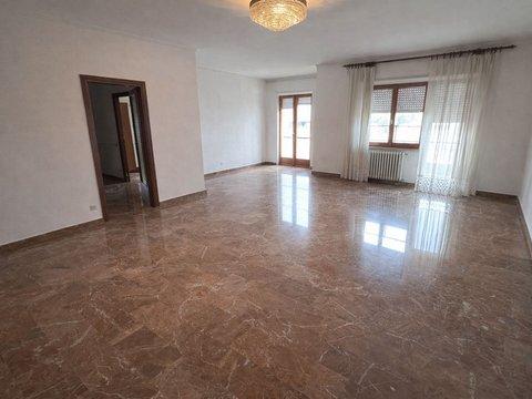 Quadrilocale in Via Alessandro Ciamarra, 40, Centro, Frosinone