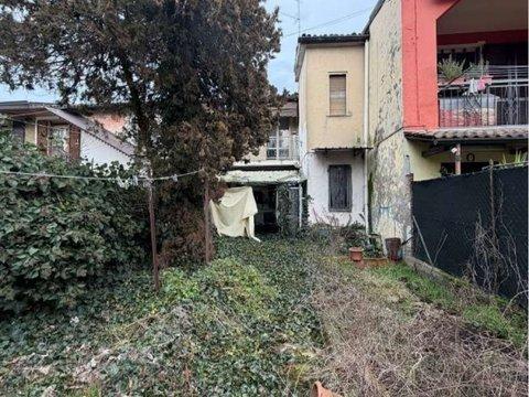 Villetta a schiera in Via San Rocco, 7, Corno Giovine