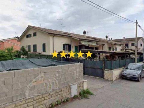 Villa in Via Monterado, Corcolle - San Vittorino, Roma