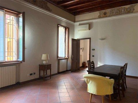 Appartamento su due piani in Via Carlo Poma, 22, Centro Storico, Mantova