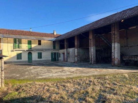 Casale/cascina in Frazione Mandria, Mosche - Montegiove - Borghetto, Chivasso