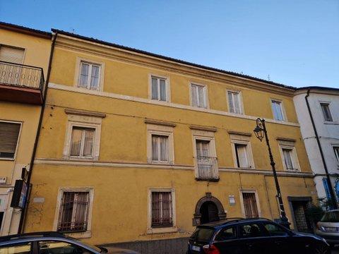 Appartamento su due piani in Via Magenta, Centro Storico, Ceccano