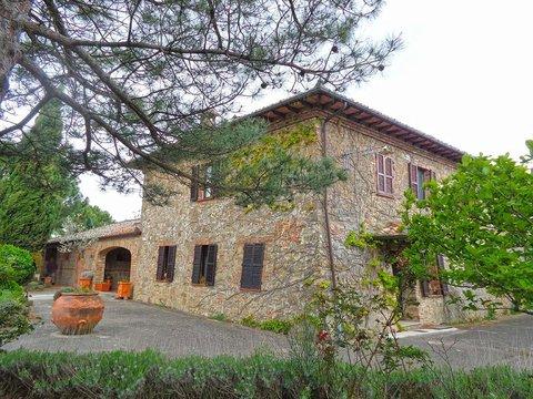 Casale/cascina in Viale Marino Cappelli, Pienza