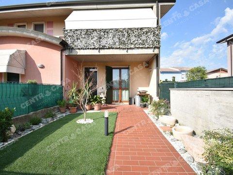 Trilocale in Via Maria Goretti, 16, Bovolone
