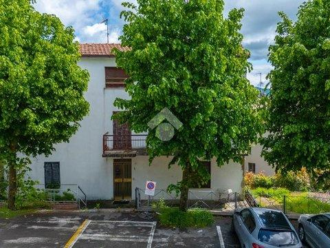 Villetta bifamiliare in Via Roma, 67, Bore