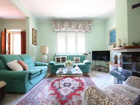 Villa in Via di Liso, 6, Lammari, Capannori
