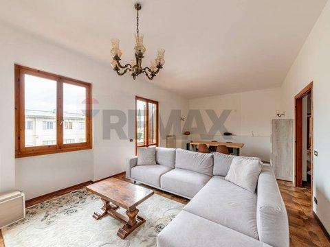 Casa indipendente in Via Gaetano Donizzetti, 1, Mercatale Valdarnoi, Bucine