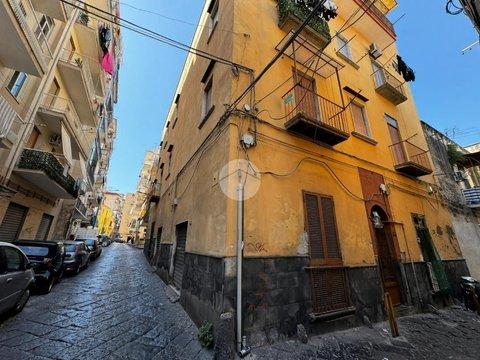 Quadrilocale in Piazza Luigi Palomba, 2, Centro - Santa Teresa, Torre del Greco