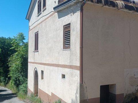 Casa indipendente in Via orneta, Capriglia Irpina