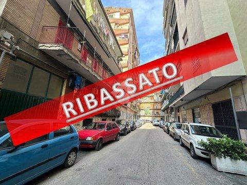 Bilocale in Via G. Bruno, 14, Centro Città, Casoria