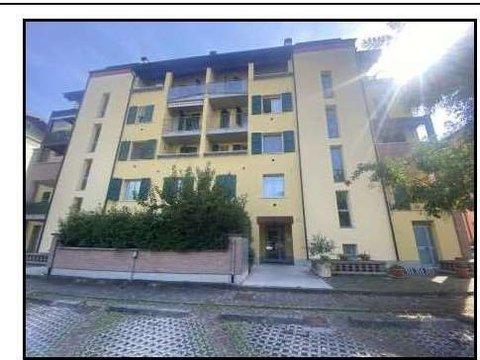 Appartamento su due piani in Via Davolio, 3, Correggio