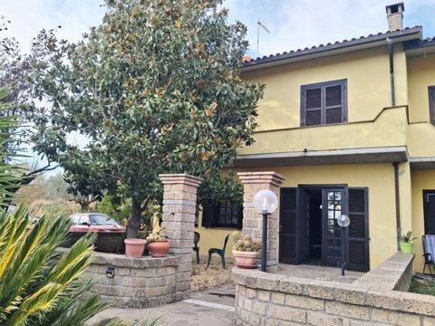 Villetta bifamiliare in Via montisola, 7, Zepponami - Cevoli, Montefiascone