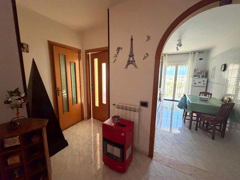 Trilocale in Via Vincenzo Bellini, 6, Casalnuovo di Napoli