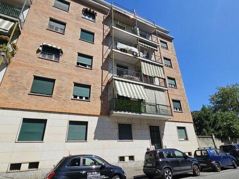Trilocale in via Conte di Roccavione, Borgo Vittoria, Torino