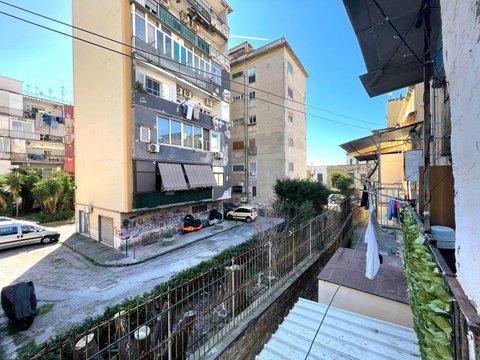 Bilocale in Vico Catari, 3, Mercato-Pendino, Napoli