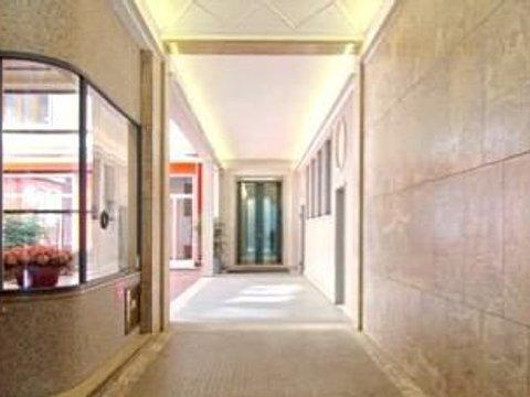 Quadrilocale in Via Felice Cavallotti, 13, Duomo - San Babila, Milano