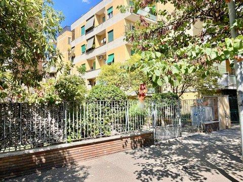 Trilocale in Via Ferdinando Acton, 7, Ostia Levante, Roma