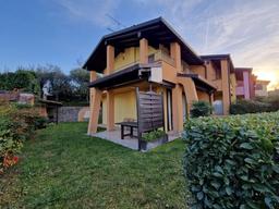 Appartamento su due piani in Via Rio D'Avigo, Manerba del Garda
