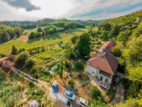 Casa indipendente in Località Sessant, 170, Serravalle, Asti